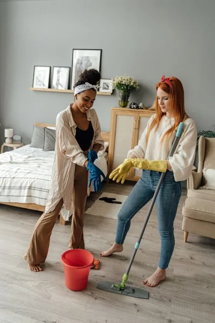 Cleaning time 🧼🤚 -- Thanks for visiting! Donations help & motivate me to keep uploading more 📸s. Even a buck or two helps. ➡️ https://www.buymeacoffee.com/uniqueton Found my photos useful? feel free to contact me about anything at email: uniquetonshots@gmail.com IG: @uniquetonshots